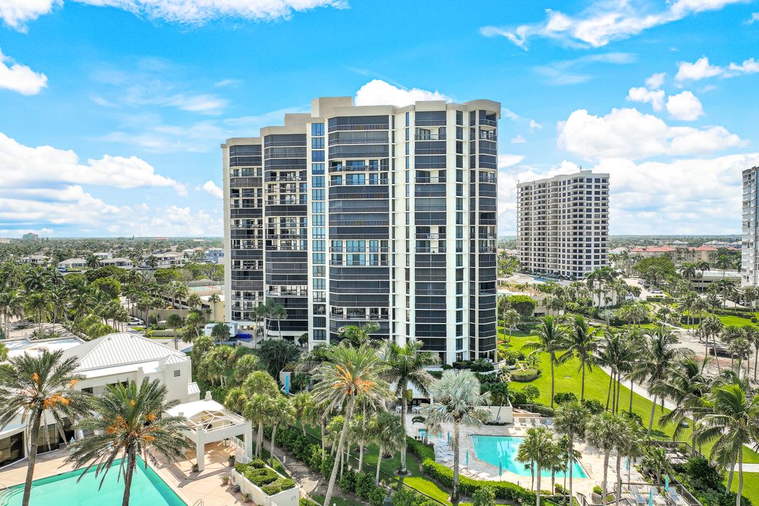 4551 Gulf Shore Blvd N  #301, Naples, FL 34103