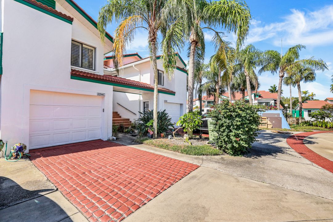 2294 Anchorage Ln #C, Naples, FL 34104