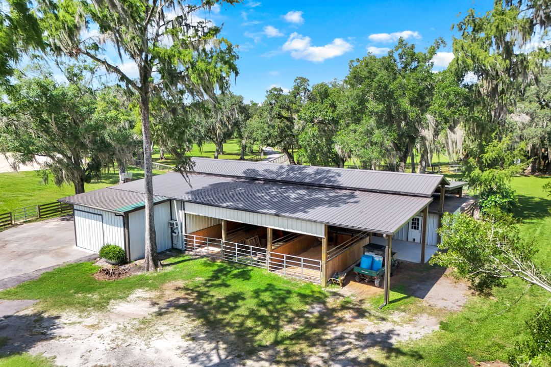 19080 Parkinson Rd, Alva, FL 33920