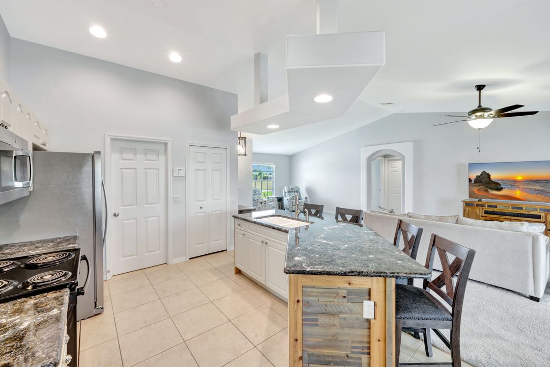 1904 NE 18th Pl, Cape Coral, FL 33909