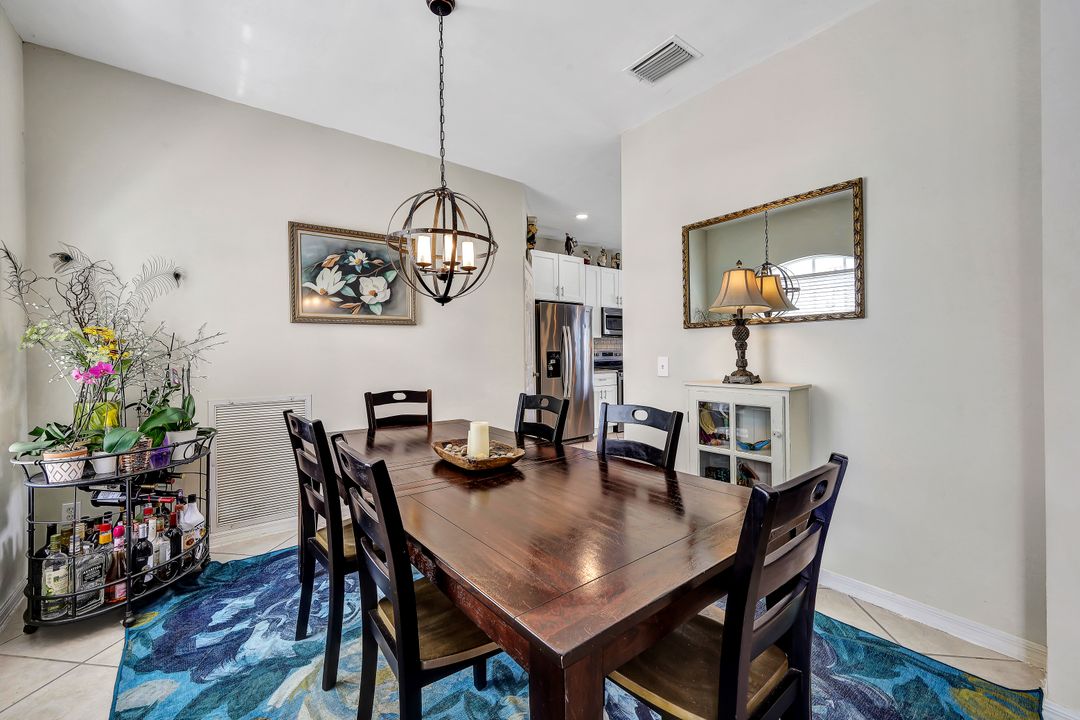 2525 39th Ave NE, Naples, FL 34120