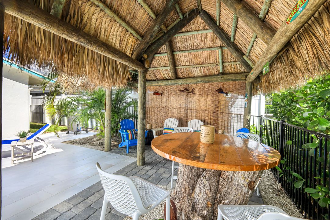 590 92nd Ave N, Naples, FL 34108