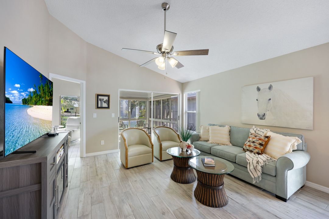 14871 Crescent Cove Dr, Fort Myers, FL 33908