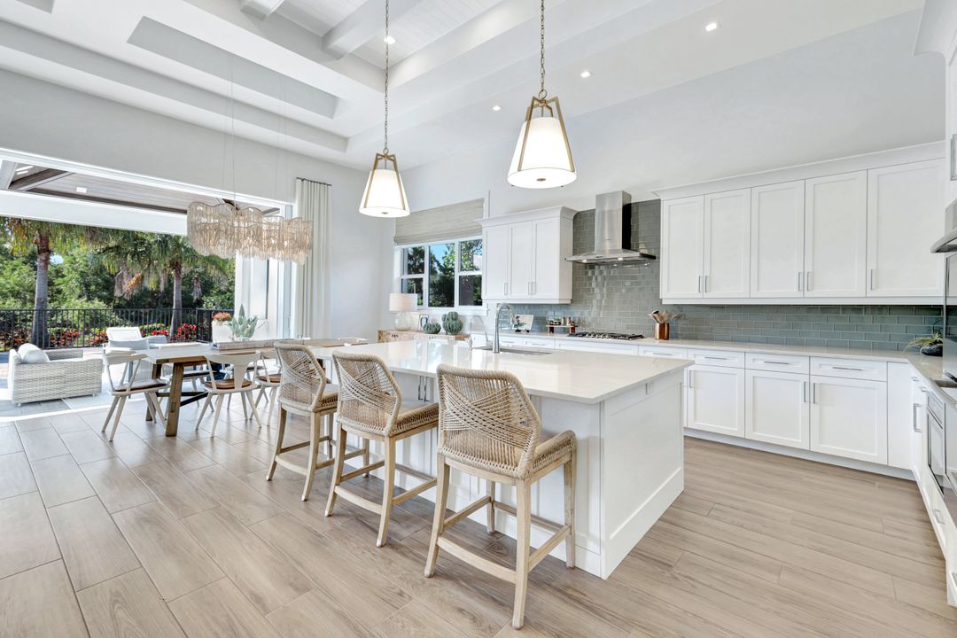 3344 Kumamoto Ln, Naples, FL 34114