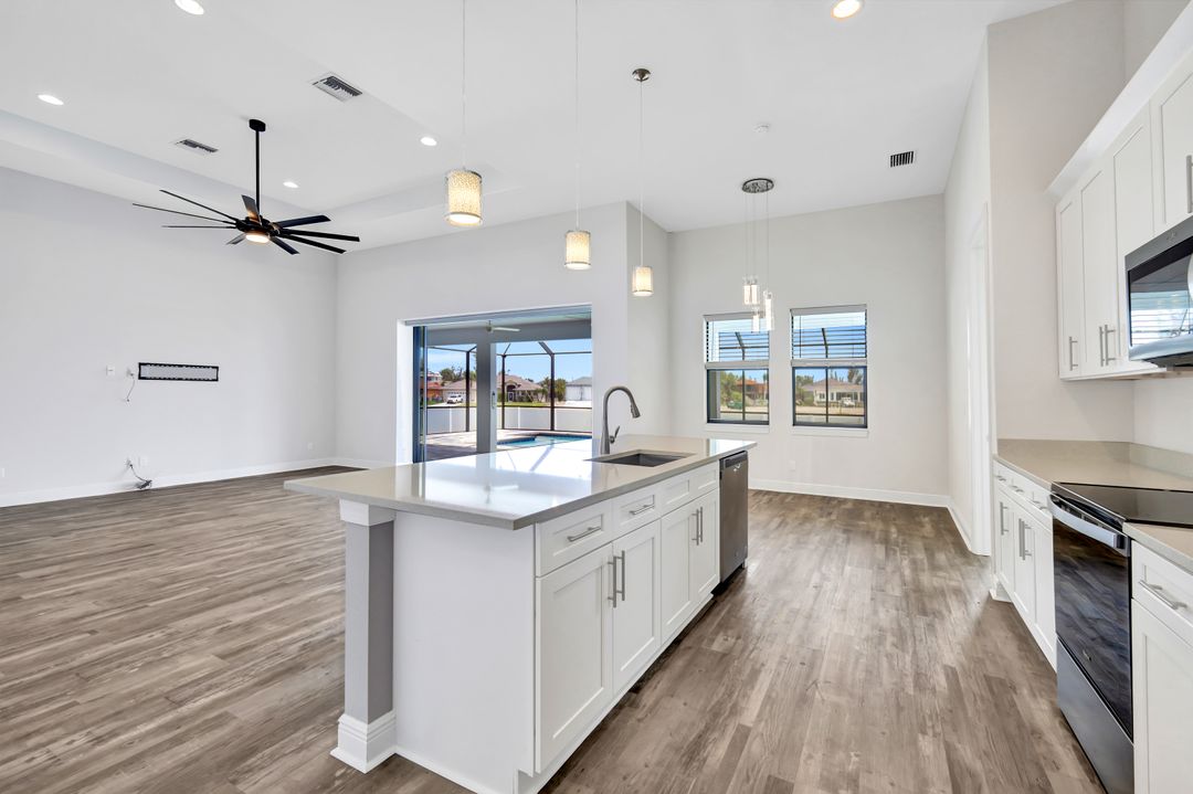 3527 SW 4th Ln, Cape Coral, FL 33991