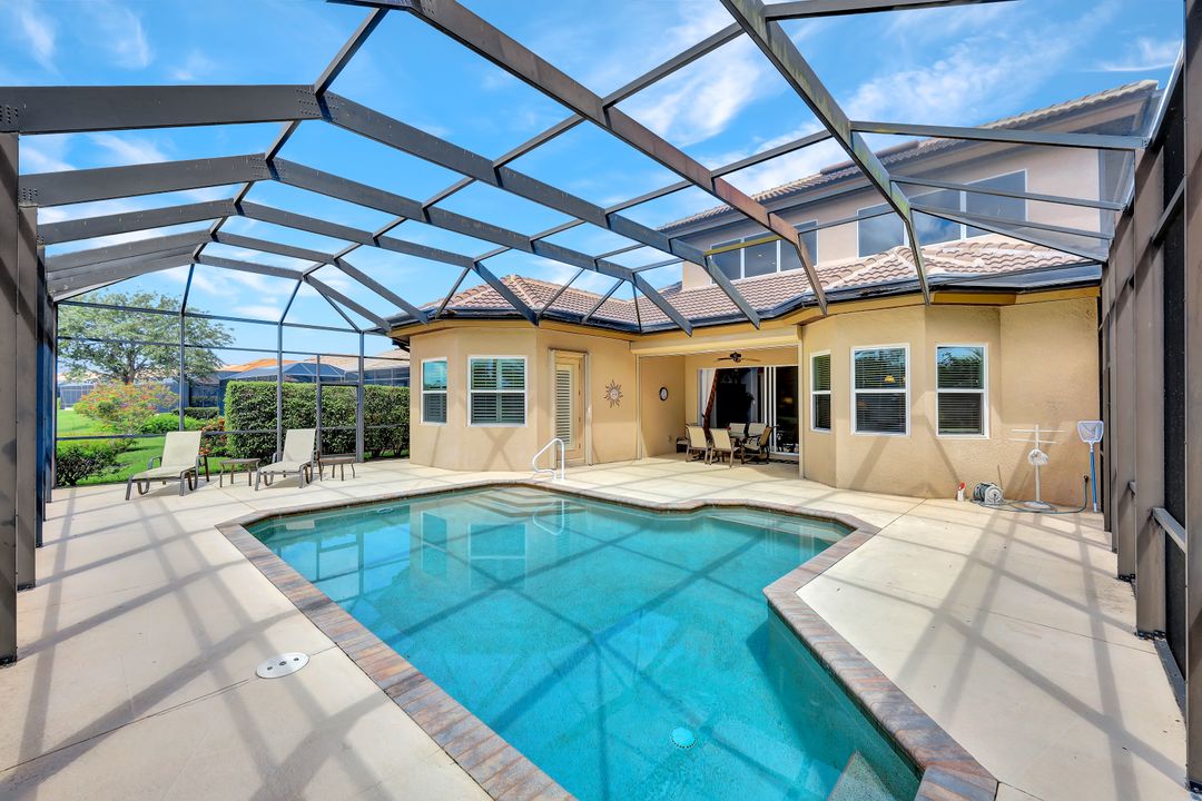 6172 Dogleg Dr, Naples, FL 34113