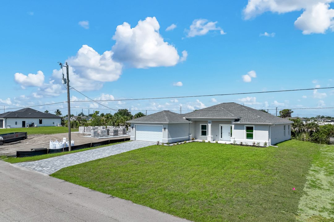 2622 NE 1st Pl, Cape Coral, FL 33909