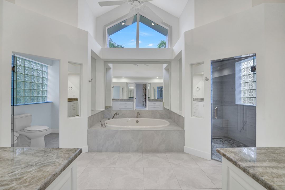 695 Ardmore Ln, Naples, FL 34108