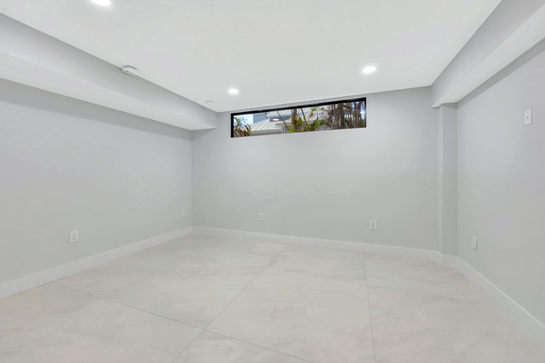 5435 Osprey Ct, Sanibel, FL 33957