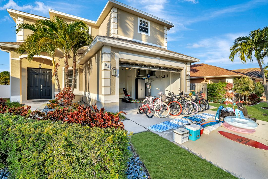 531 105th Ave N, Naples, FL 34108