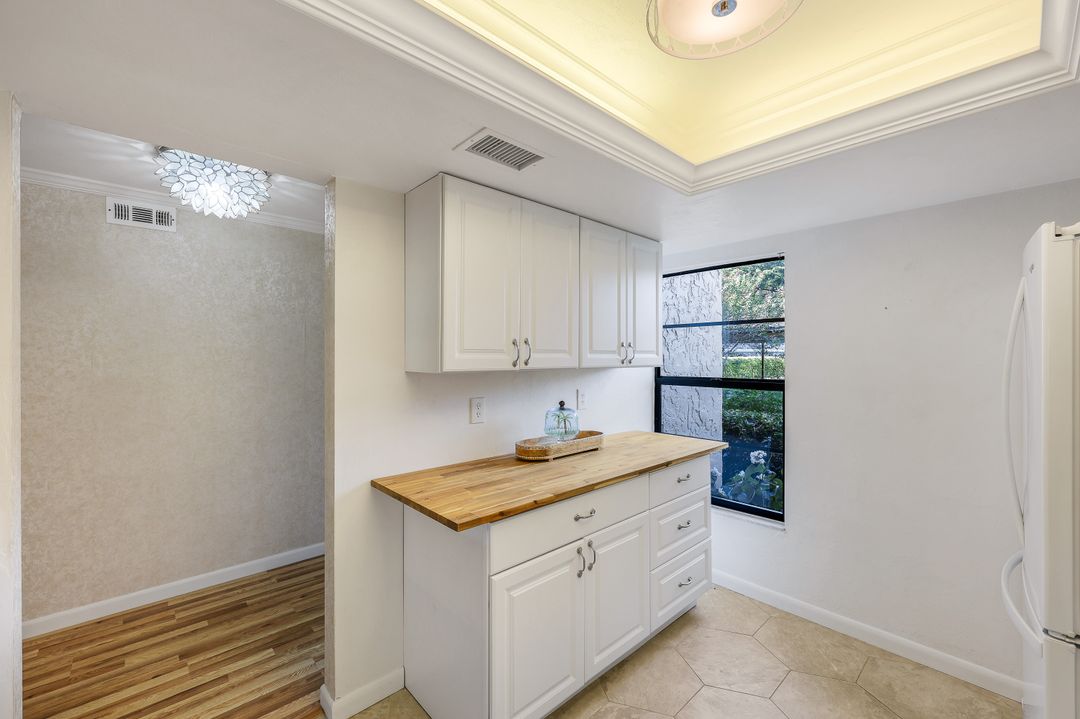 940 Palm View Dr #115, Naples, FL 34110