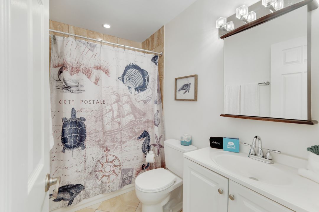 636 98th Ave N, Naples, FL 34108