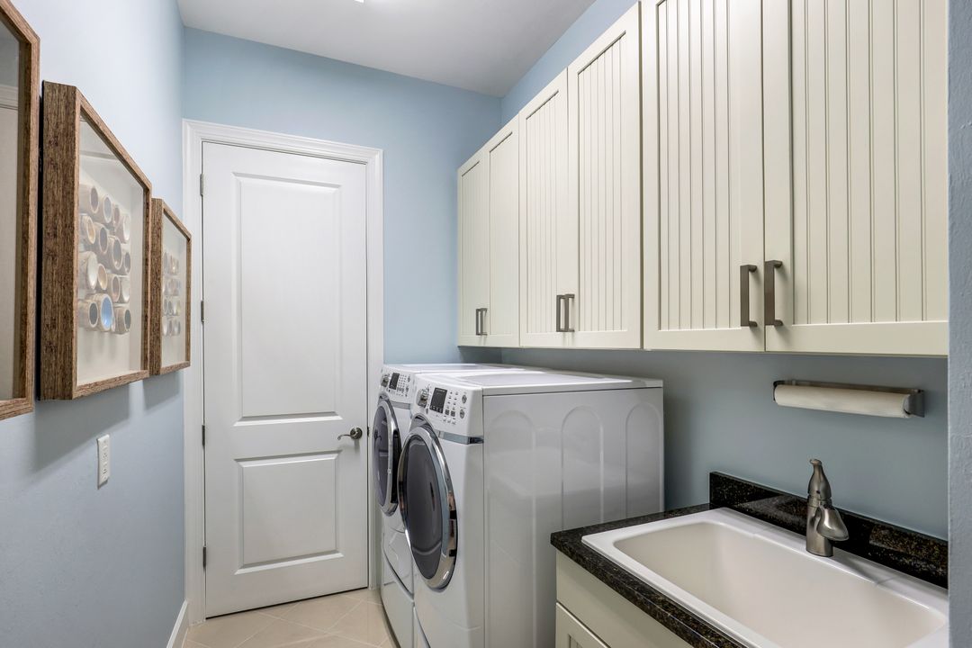 9287 Rialto Ln, Naples, FL 34119