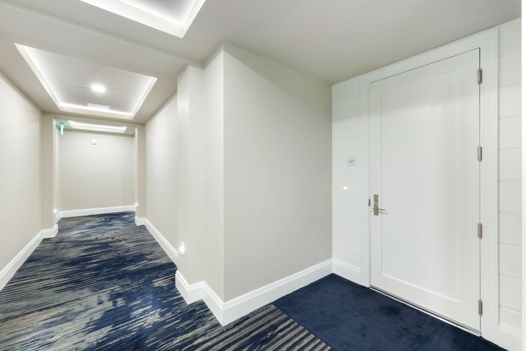 1130 3rd Ave S #207, Naples, FL 34102