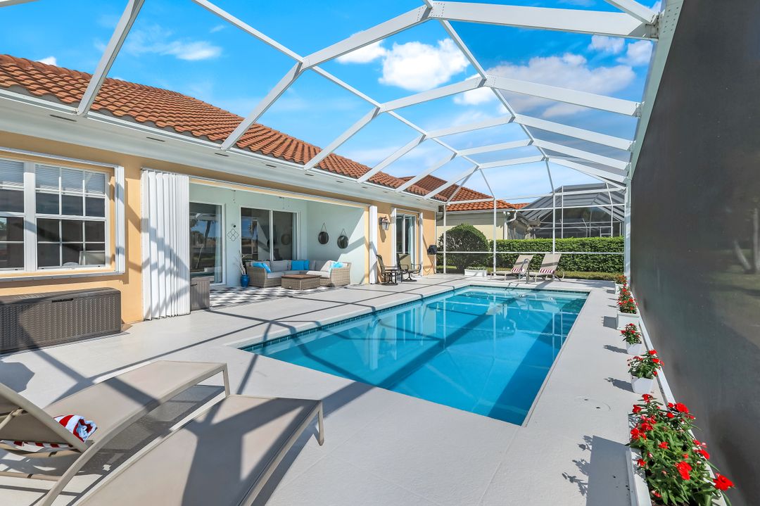 4338 Queen Elizabeth Way, Naples, FL 34119