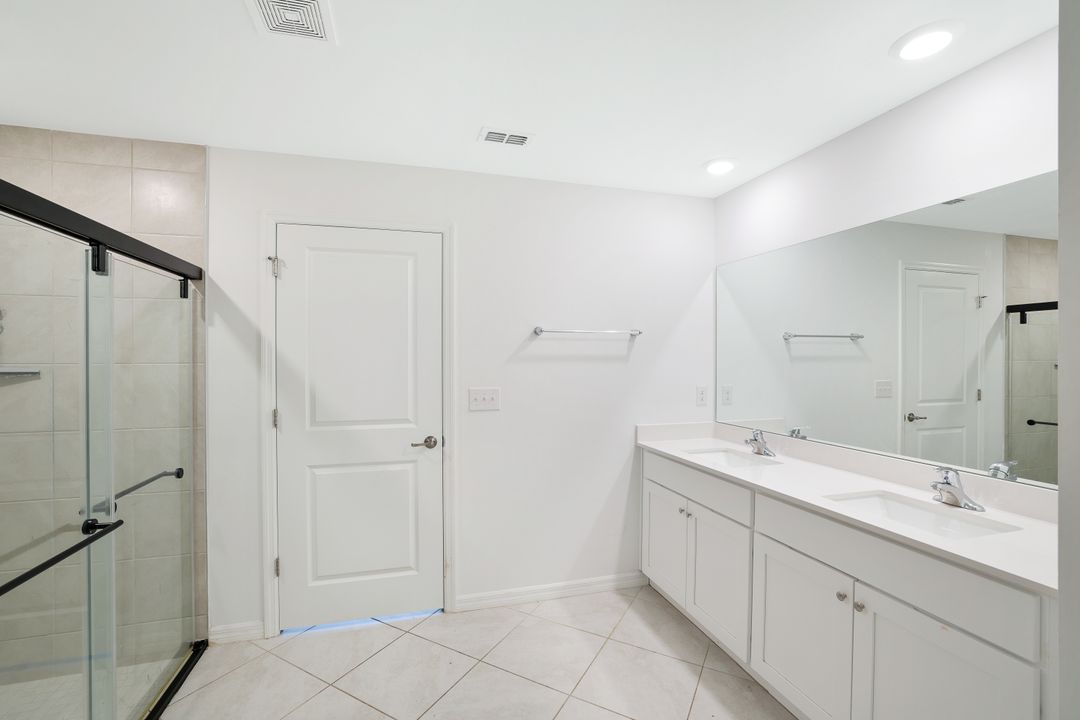 360 Pembroke St, Lehigh Acres, FL 33974