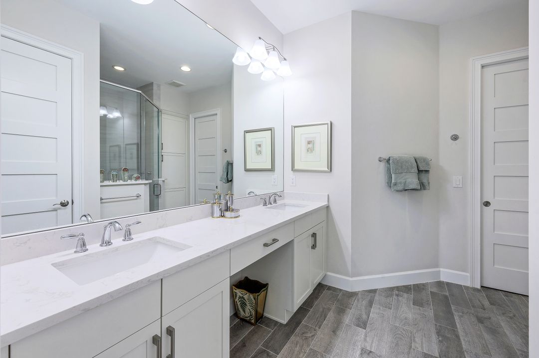 5879 Haiti Dr, Naples, FL 34112