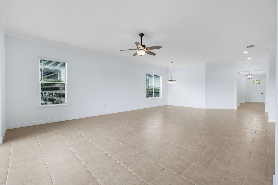 3529 Pilot Cir, Naples, FL 34120