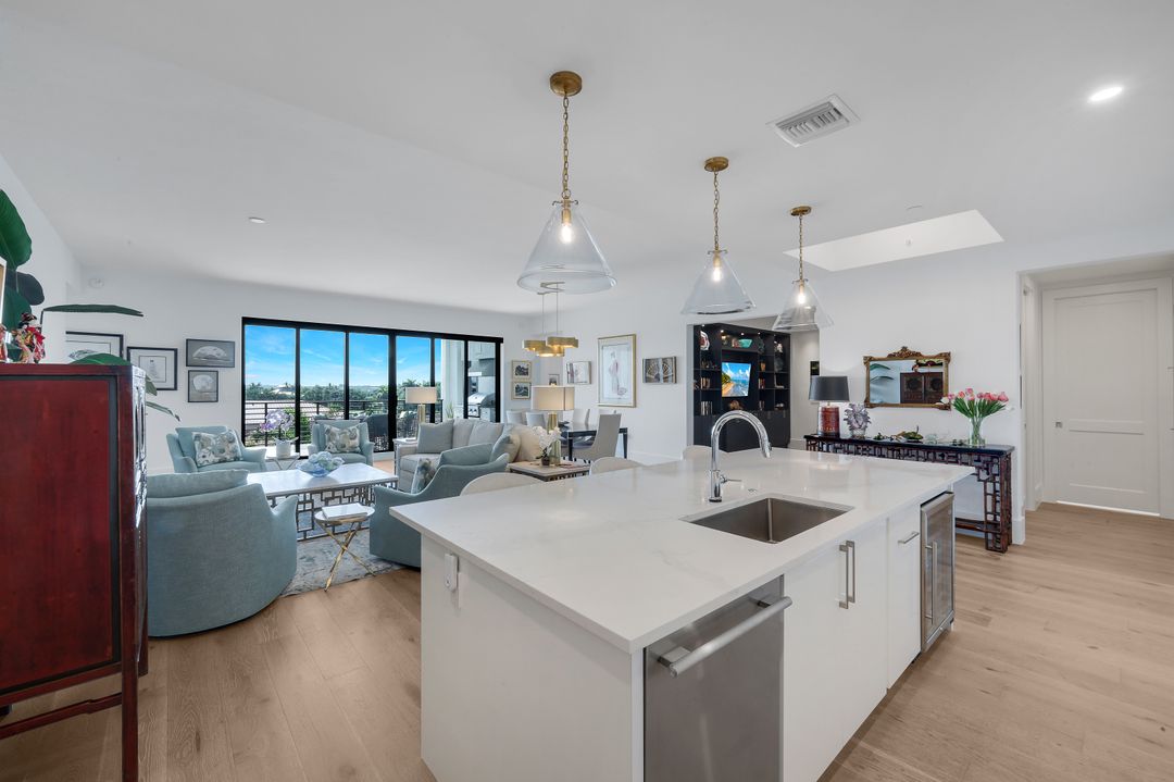 1125 Central Ave #571, Naples, FL 34102