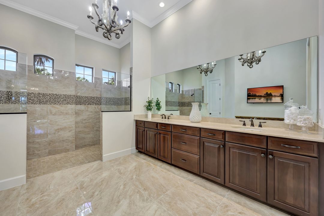 3181 Olympia Ln, Naples, FL 34114