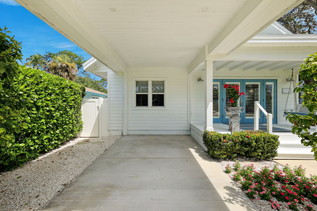1063 Frank Whiteman Blvd, Naples, FL 34103