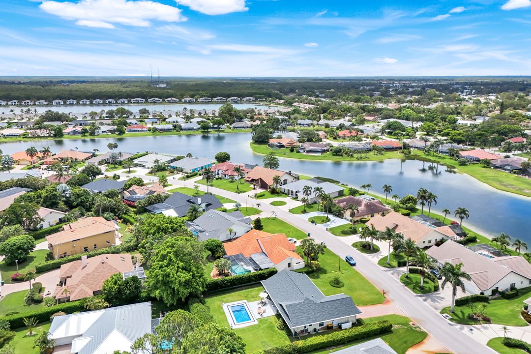 2319 Queens Way, Naples, FL 34112