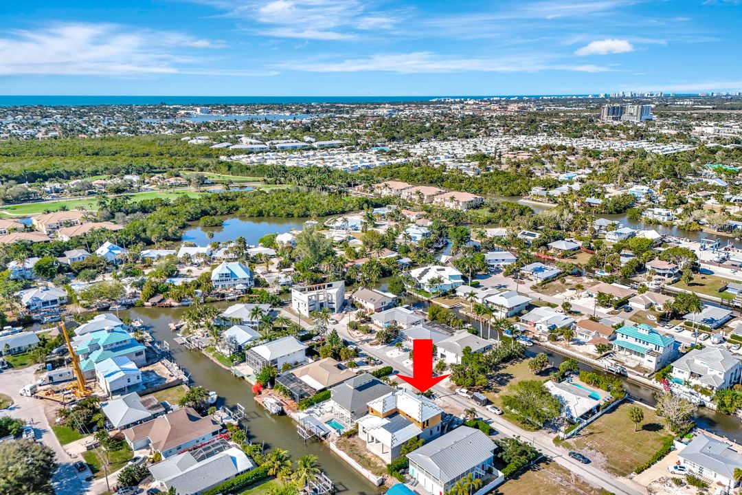 2750 Gulfview Dr, Naples, FL 34112