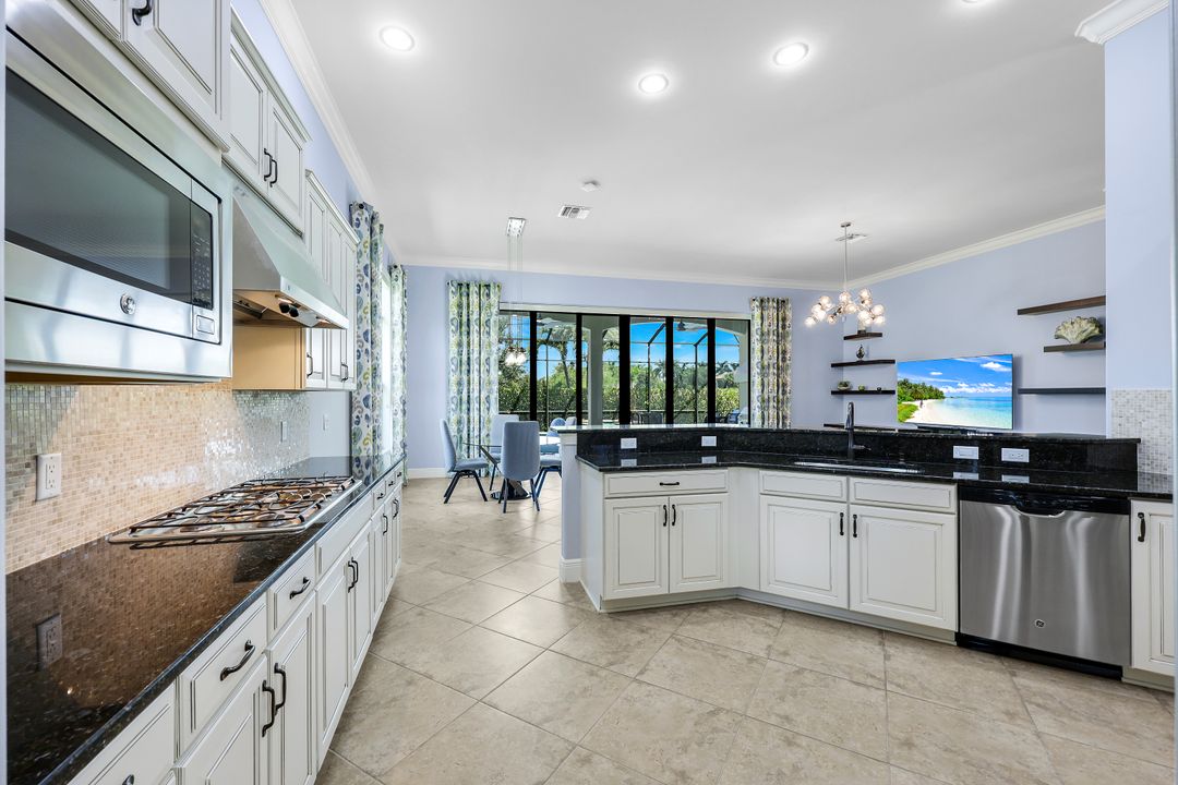 9461 Napoli Ln, Naples, FL 34113