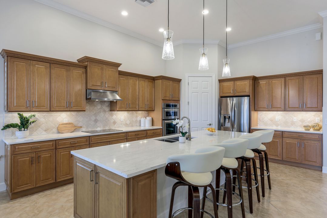 9360 Marble Stone Dr, Naples, FL 34120