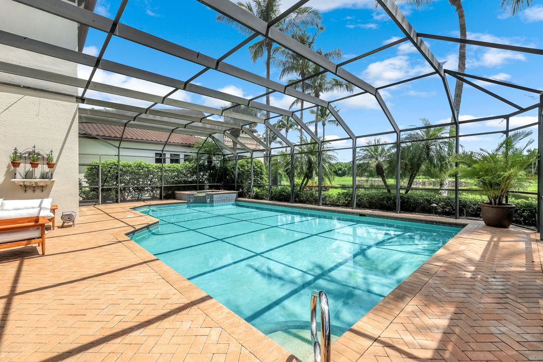2861 Capistrano Way, Naples, FL 34105