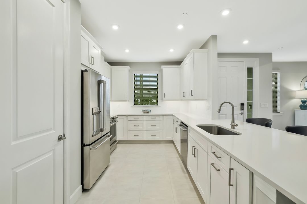 15336 Lucerna St #101, Naples, FL 34114