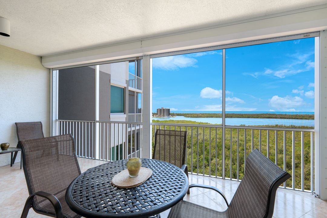 265 Indies Way #904, Naples, FL 34110