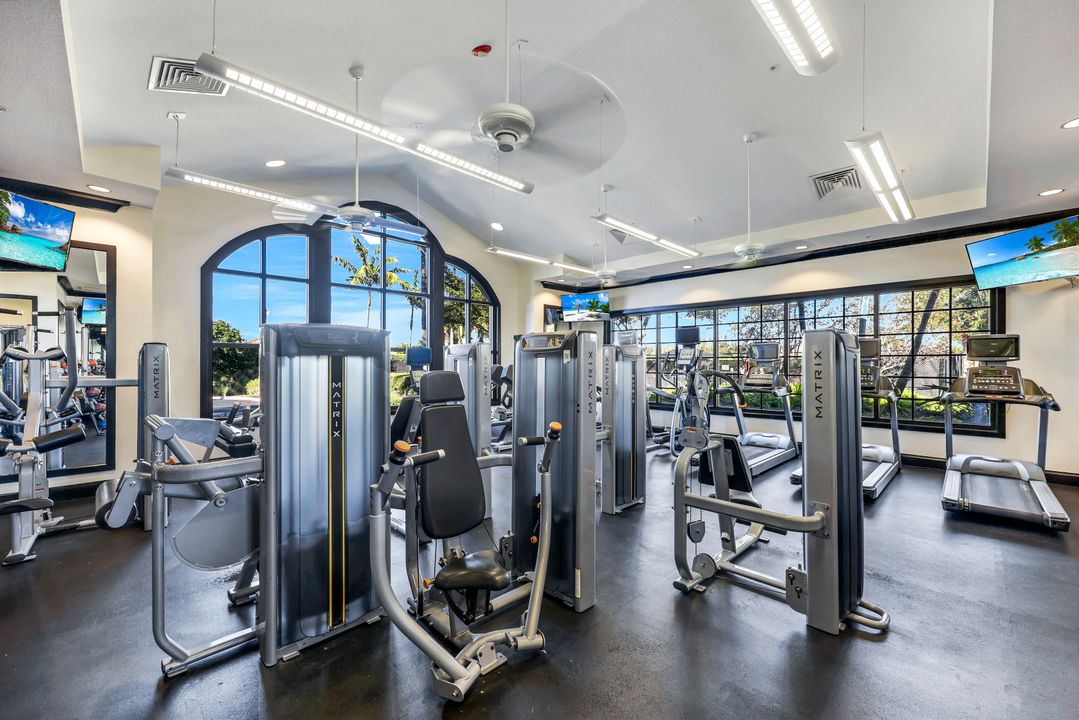 8262 Promoso Ct, Naples, FL 34114