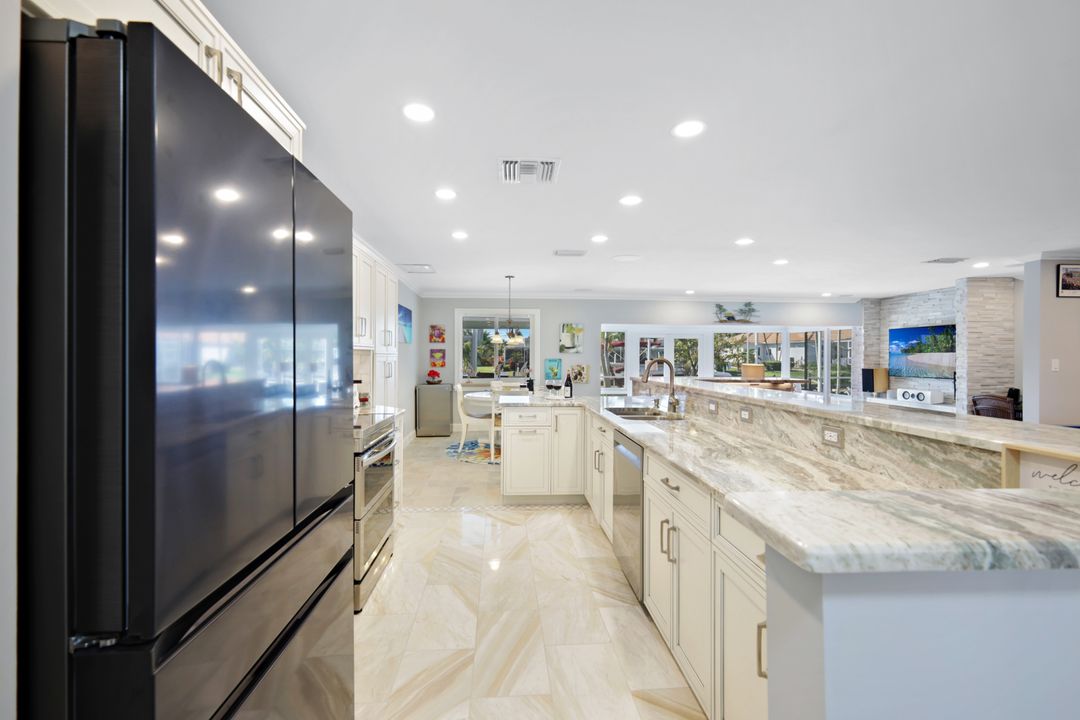 120 SW 54th St, Cape Coral, FL 33914