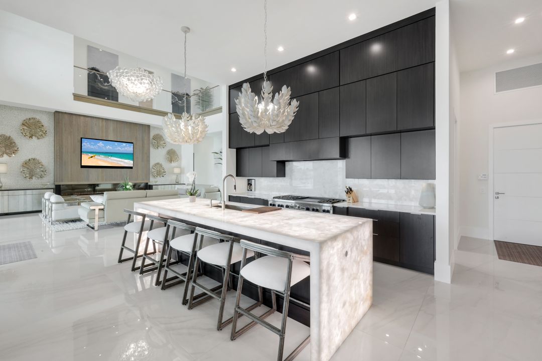 1631 Collingswood Ct, Marco Island, FL 34145