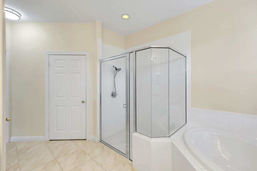 4780 Shinnecock Hills Ct #102, Naples, FL 34112