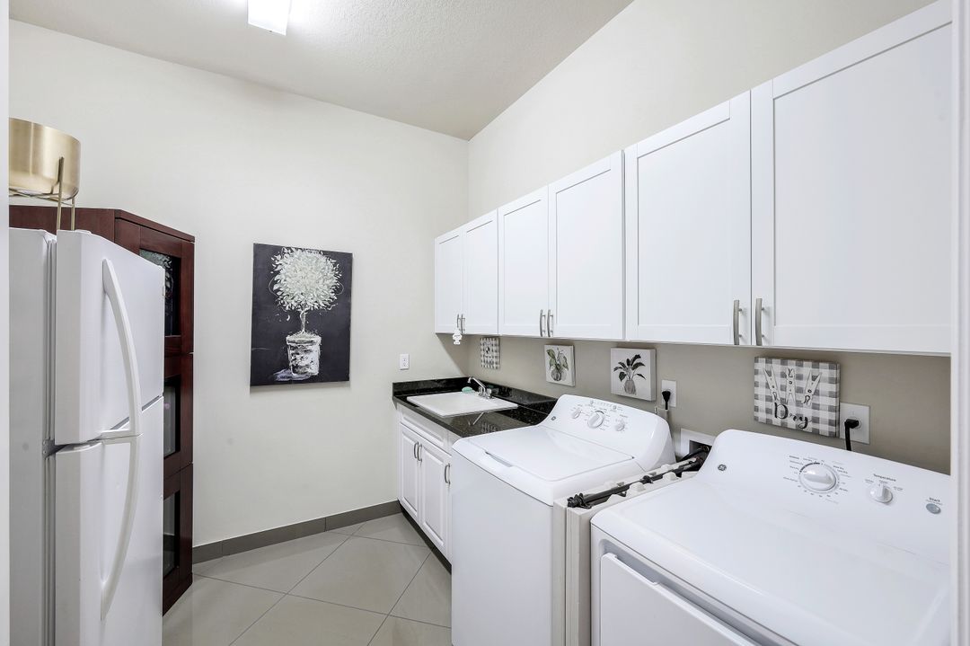 4679 Azalea Dr, Naples, FL 34119