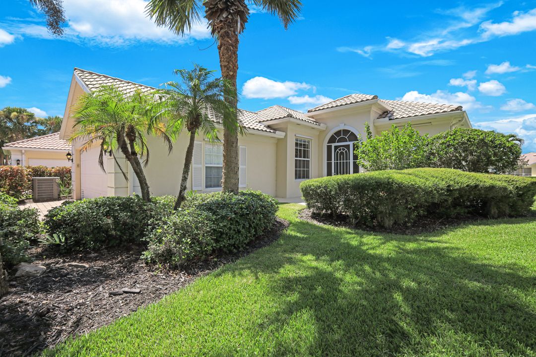 5848 Ferrara Dr, Sarasota, FL 34238