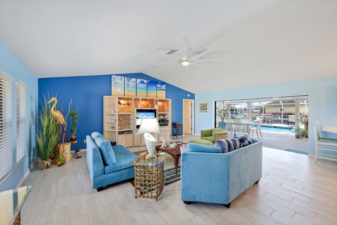 1004 Archer Pkwy E, Cape Coral, FL 33904