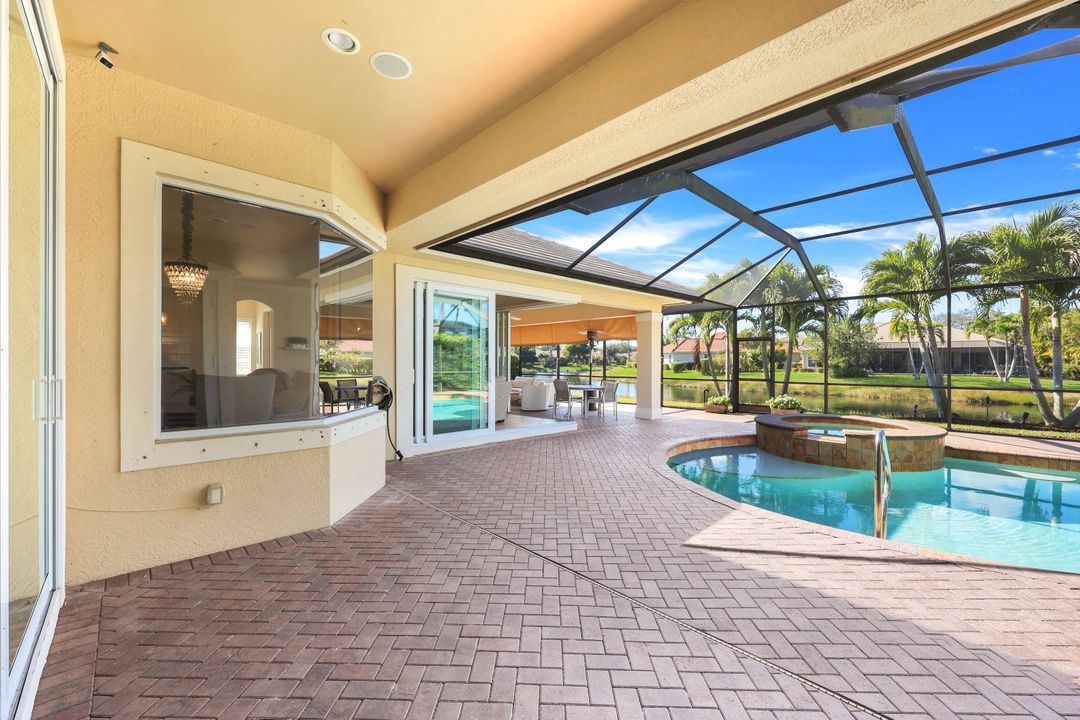 4963 Rustic Oaks Cir, Naples, FL 34105