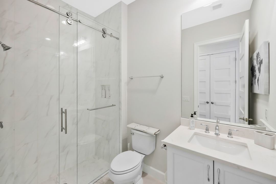 6072 Lucaya Wy, Naples, FL 34112