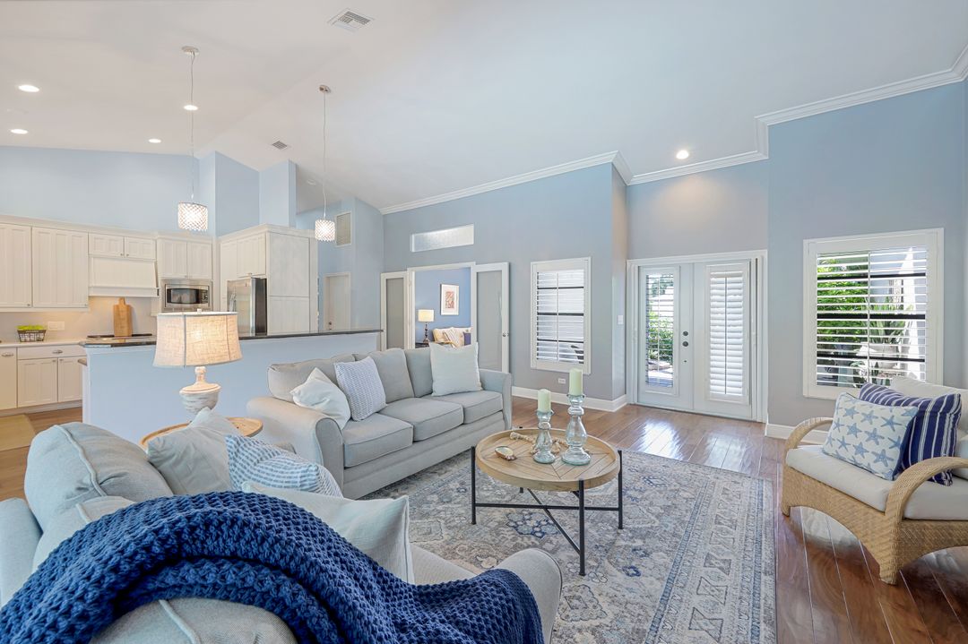 430 Cypress Way E, Naples, FL 34110