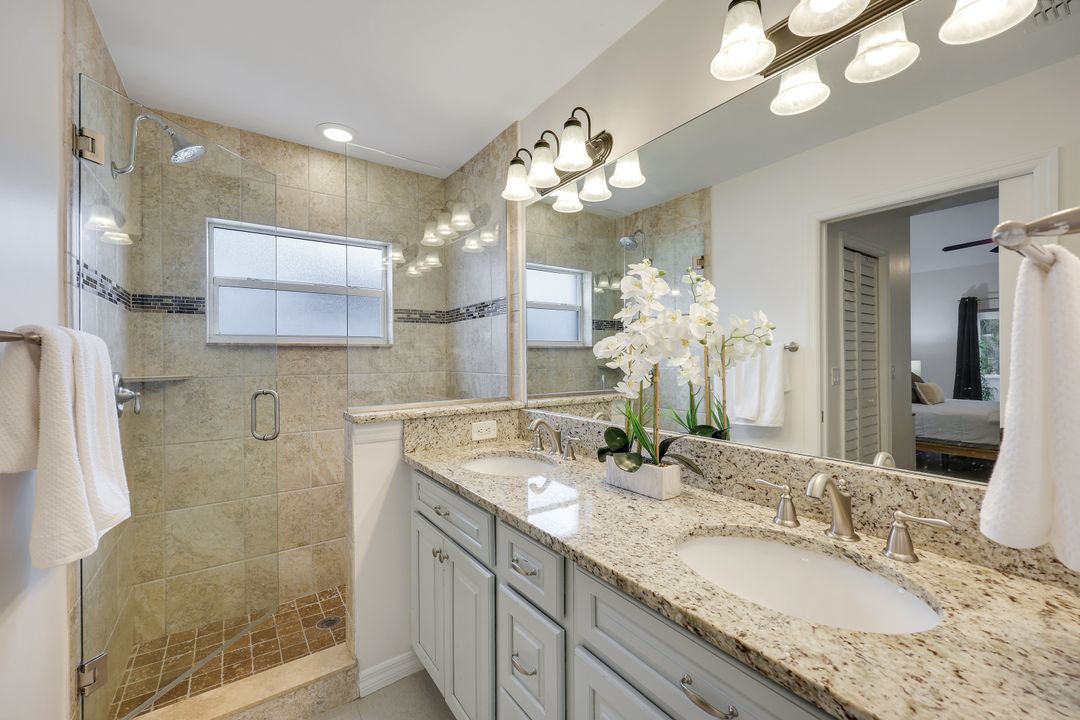 10951 Fieldfair Dr, Naples, FL 34119