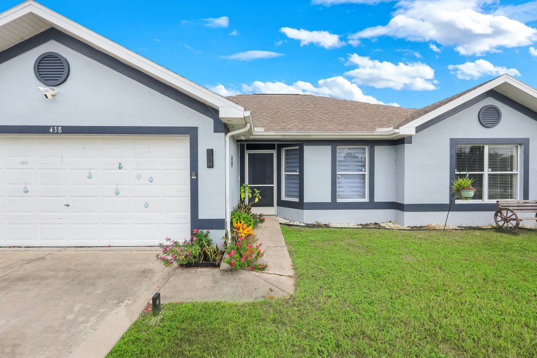 438 Willowbrook Dr, Lehigh Acres, FL 33972