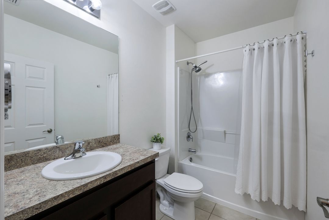 2816 Zaragoza Ct, Cape Coral, FL 33909