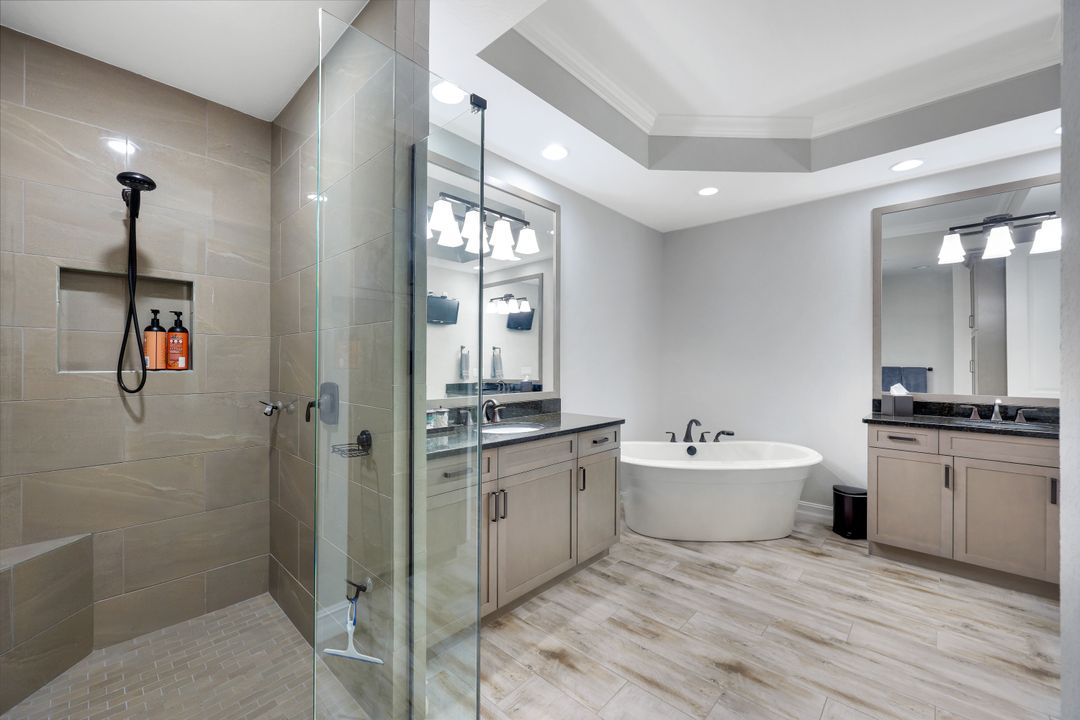 7801 Hawthorne Dr #2701, Naples, FL 34113