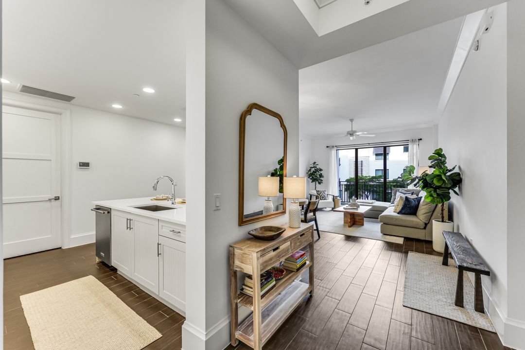 1030 3rd Ave S #215, Naples, FL 34102