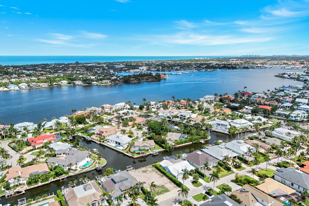 2156 Tarpon Rd, Naples, FL 34102