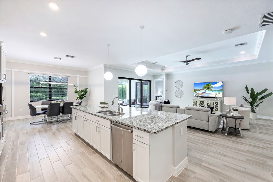 2130 Antigua Ln, Naples, FL 34120