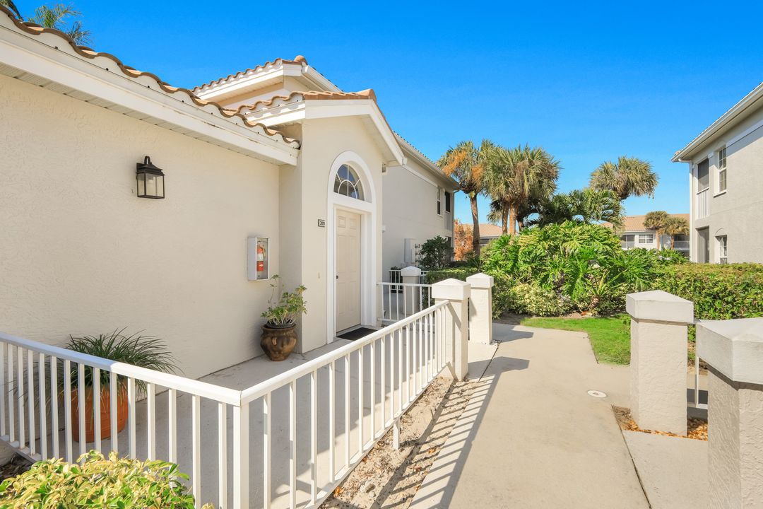 6879 Redbay Park Rd #203, Naples, FL 34109